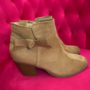 BRAND NEW beige faux suede ankle boots from Torrid in US women’s size 9W